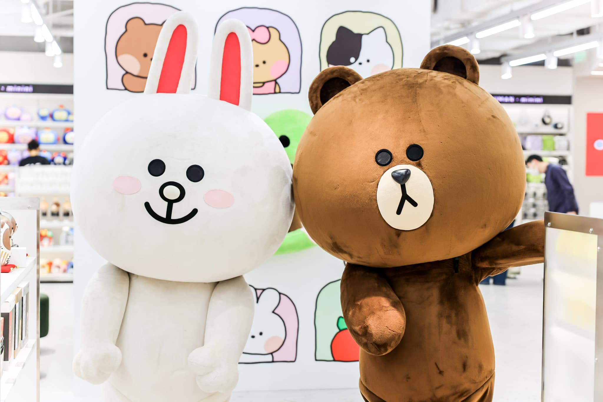 海外官方活動分享！🤣 🐻🐰🐤 : Hello, friends! Did you hear that