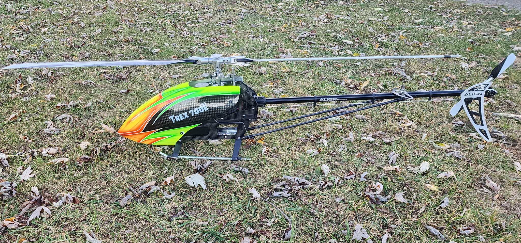 Rebuilt Align T-Rex 700E DFC with new gears and 700X landing gear