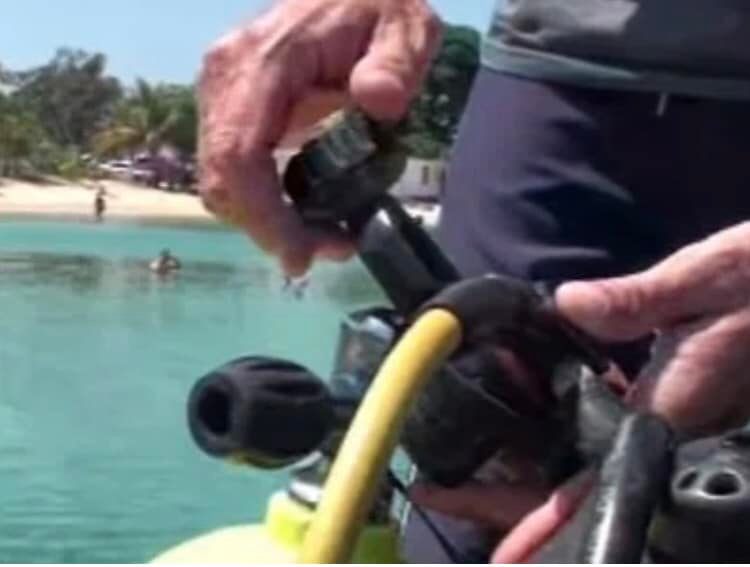 Sonajero De Buceo Con Cubierta Antirruido, De Acero Inoxidable, Ligero Y Compacto, Ideal Para Señalar Bajo El Agua