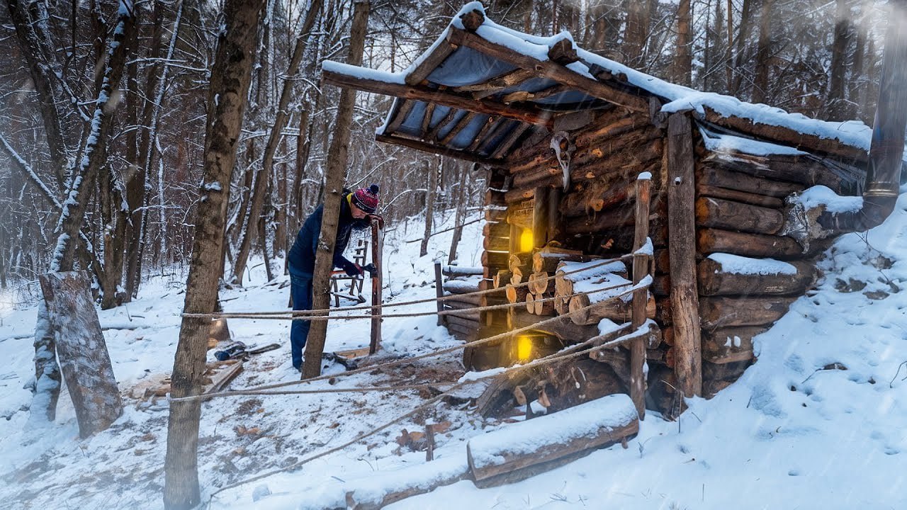 Rak - I MEET THE FIRST SNOW IN THE DUGOUT | WARM SHELTER FOR SURVIVAL ...