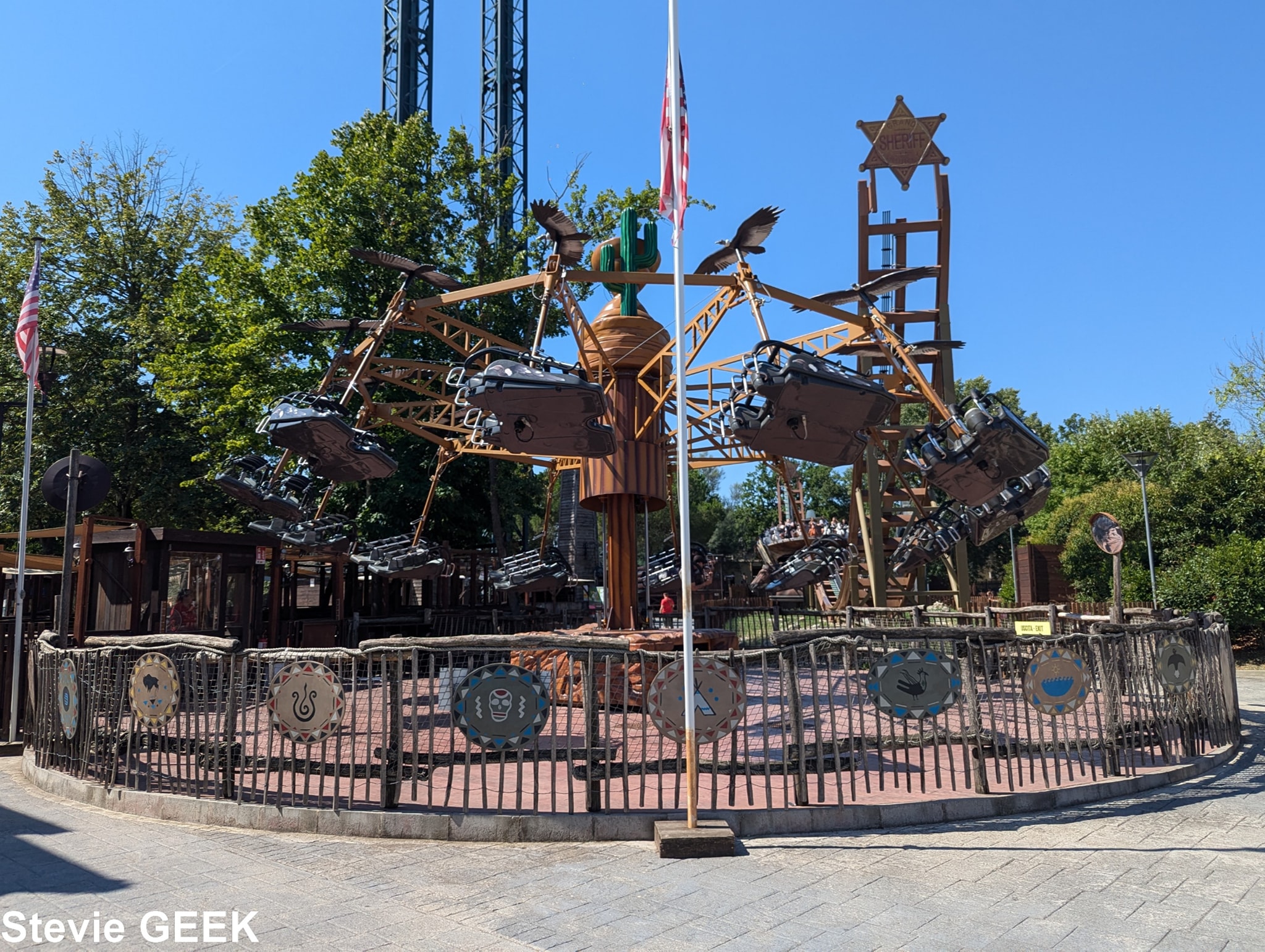Stevie GEEK’s Global Ride & Roller Coaster Database - Ride Name: Ark ...