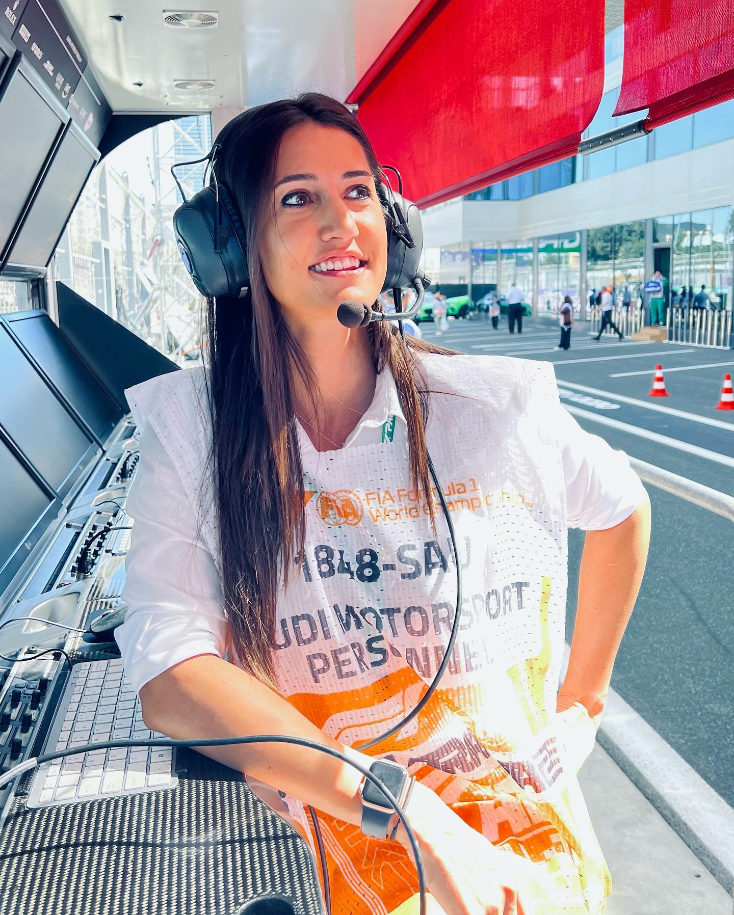 🇸🇦 F1 Saudi Arabia Pit Wall was hot... - Célia Martin Racing