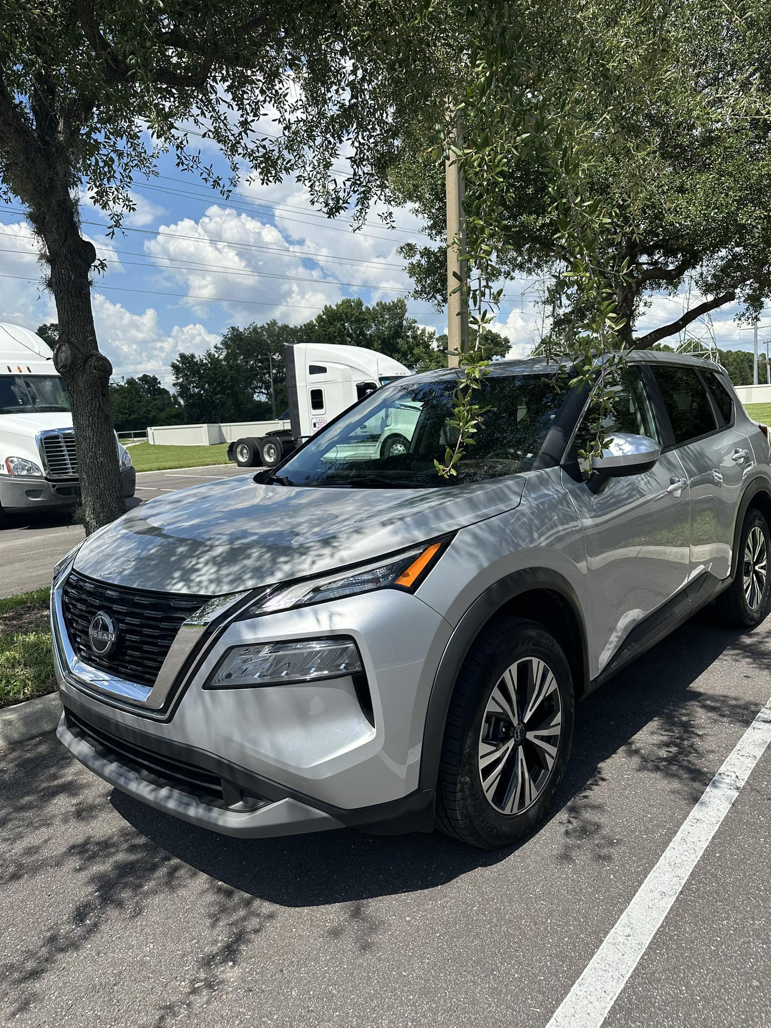 Where can I get a user manual for my 2023 Nissan Rogue Platinum? display picture 1