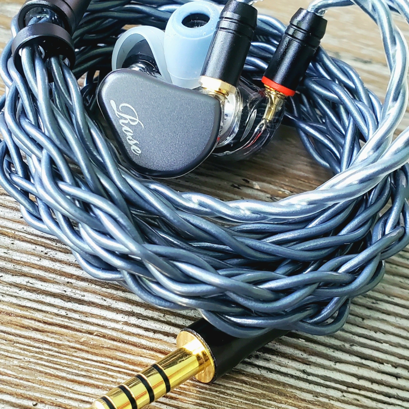 Rose Technics Ceramic MK2 TWS earbuds with 10mm titanium diaphragm
