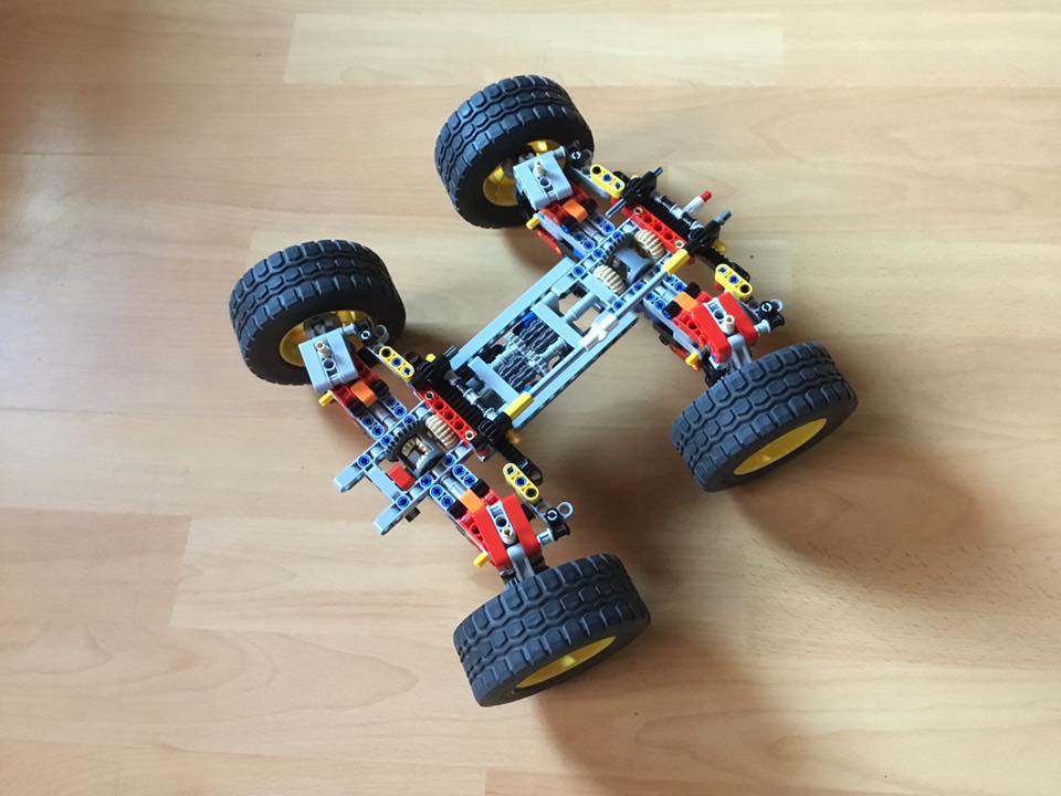 Swiss Bricks - Der MOC zum 42070 nimmt erste formen an -... | Facebook