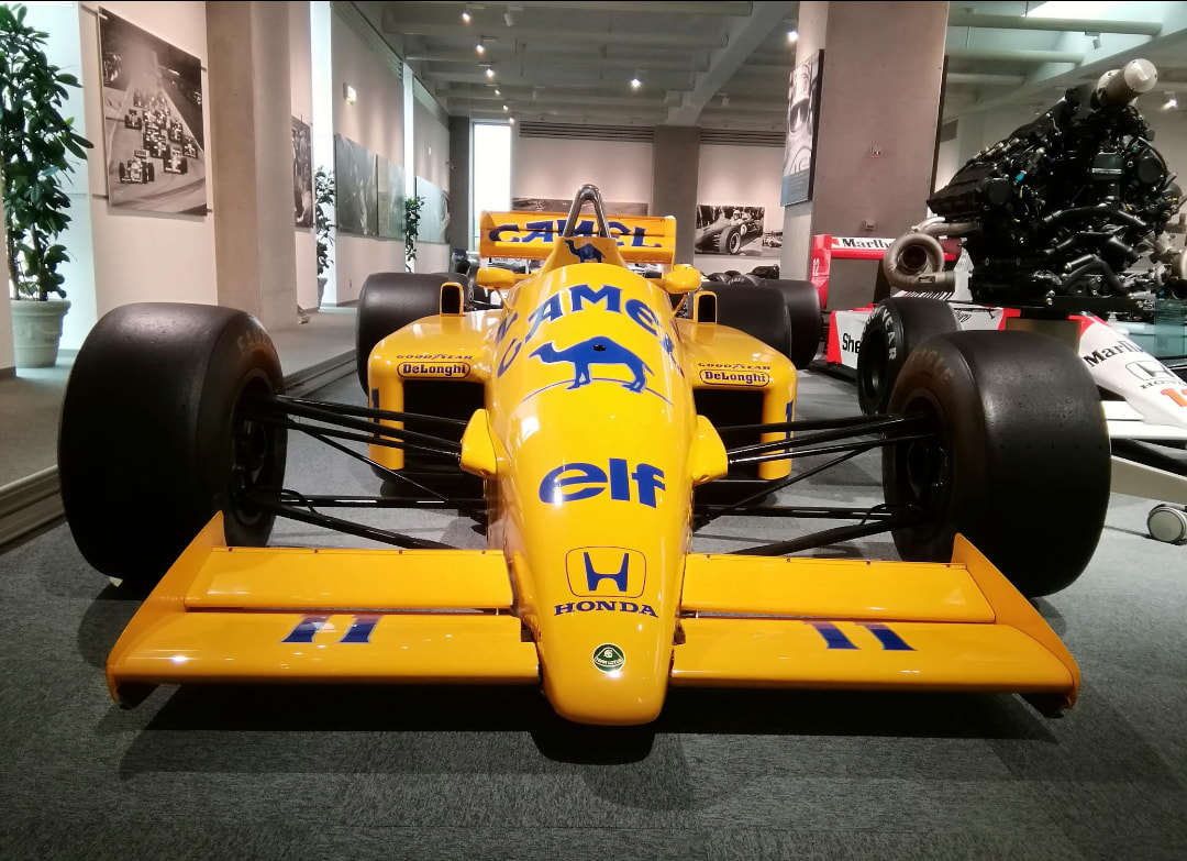 Lotus Honda 99T F1 car with Honda engine
