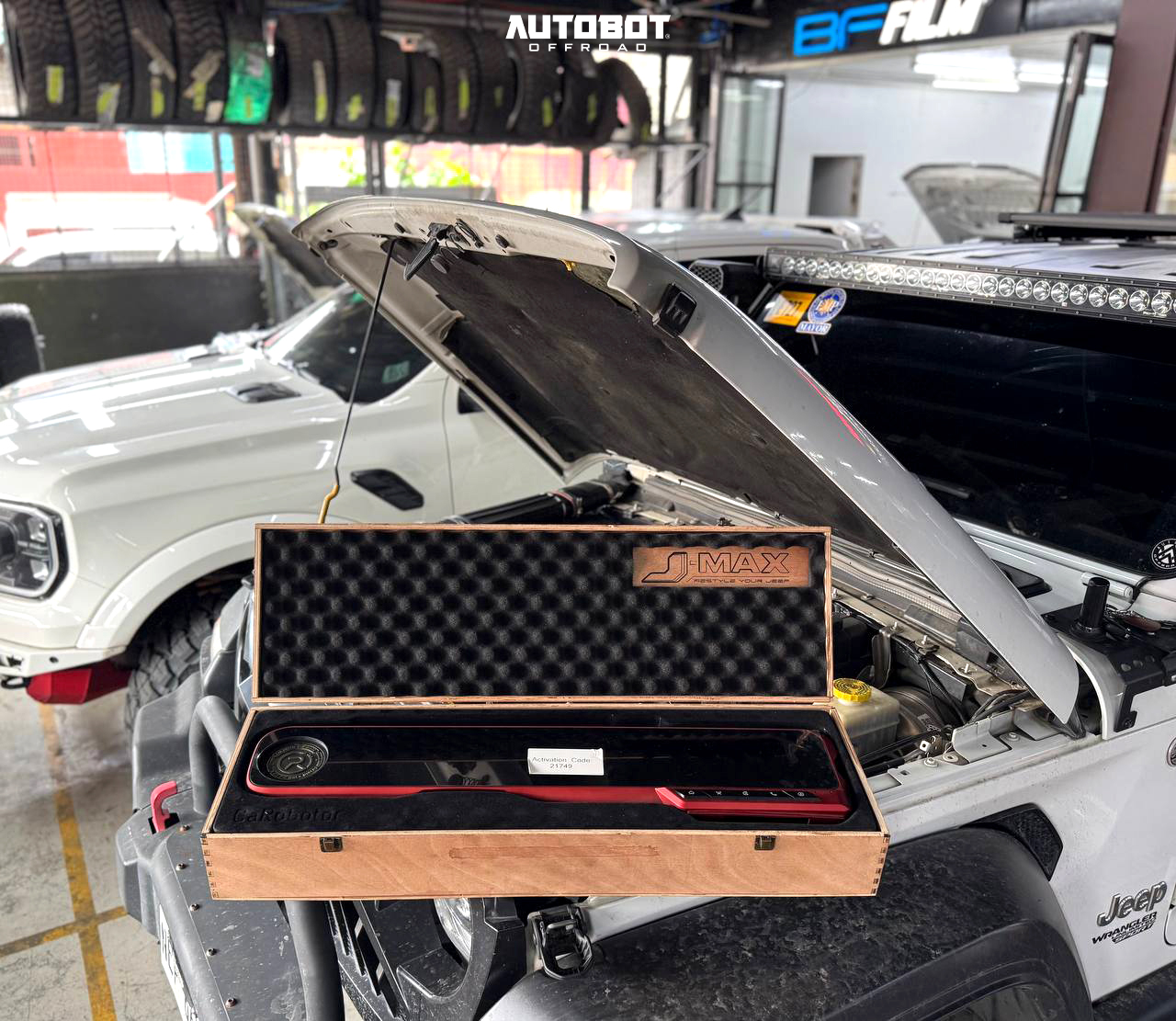 Autobot - Prepping this Jeep JL for a next-level tech upgrade with ...