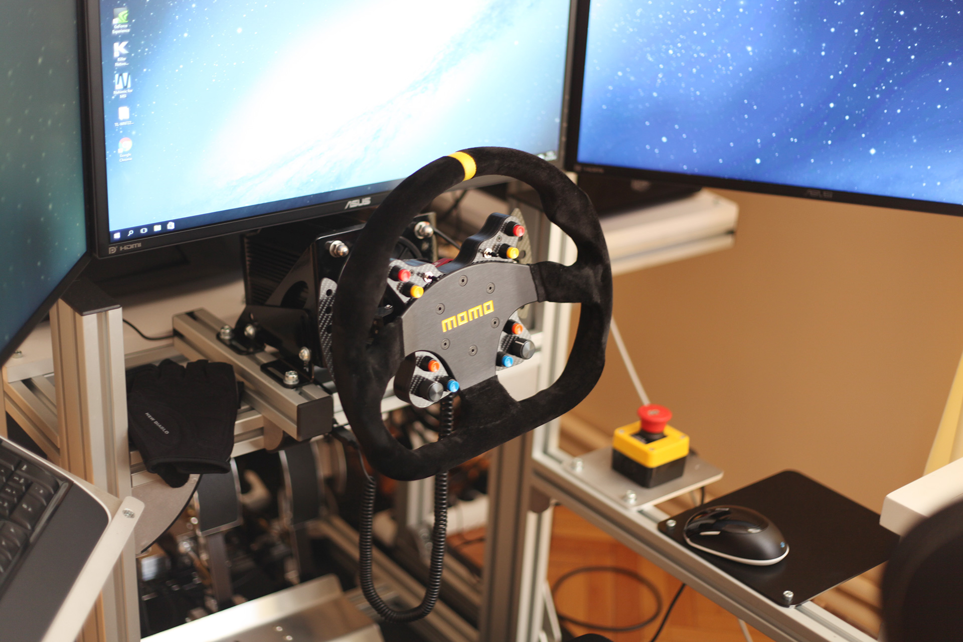 Sim box racing - Sim box racing added a new photo.