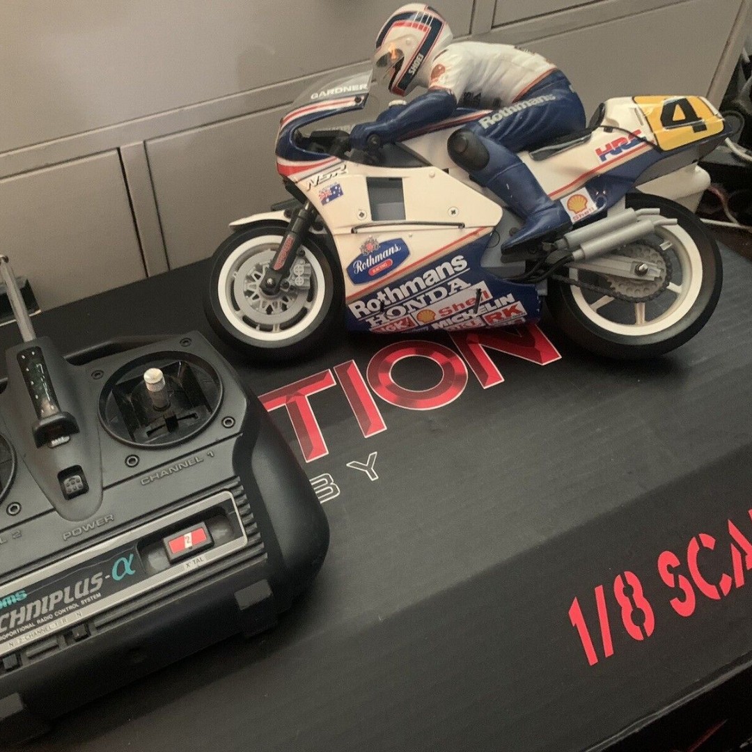 1/7 scale Kyosho Honda NSR 500 information