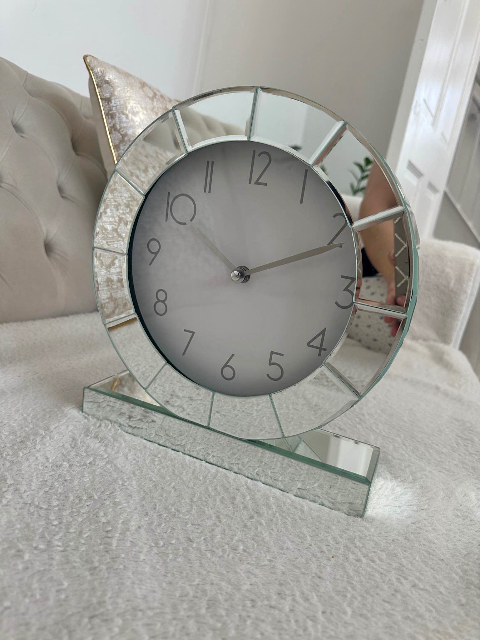 Pretty Tiffany Style clock - Desk, Mantel & Shelf Clocks - Wisbech ...