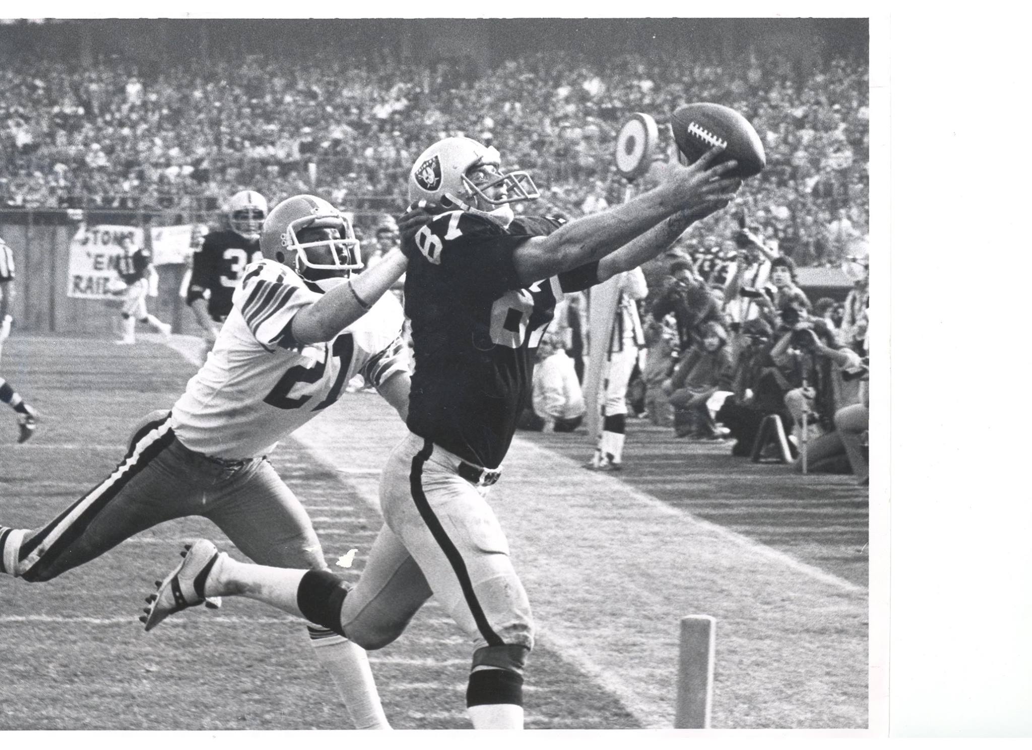 What do Dave Casper, Ray Chester and... - Las Vegas Raiders | Facebook