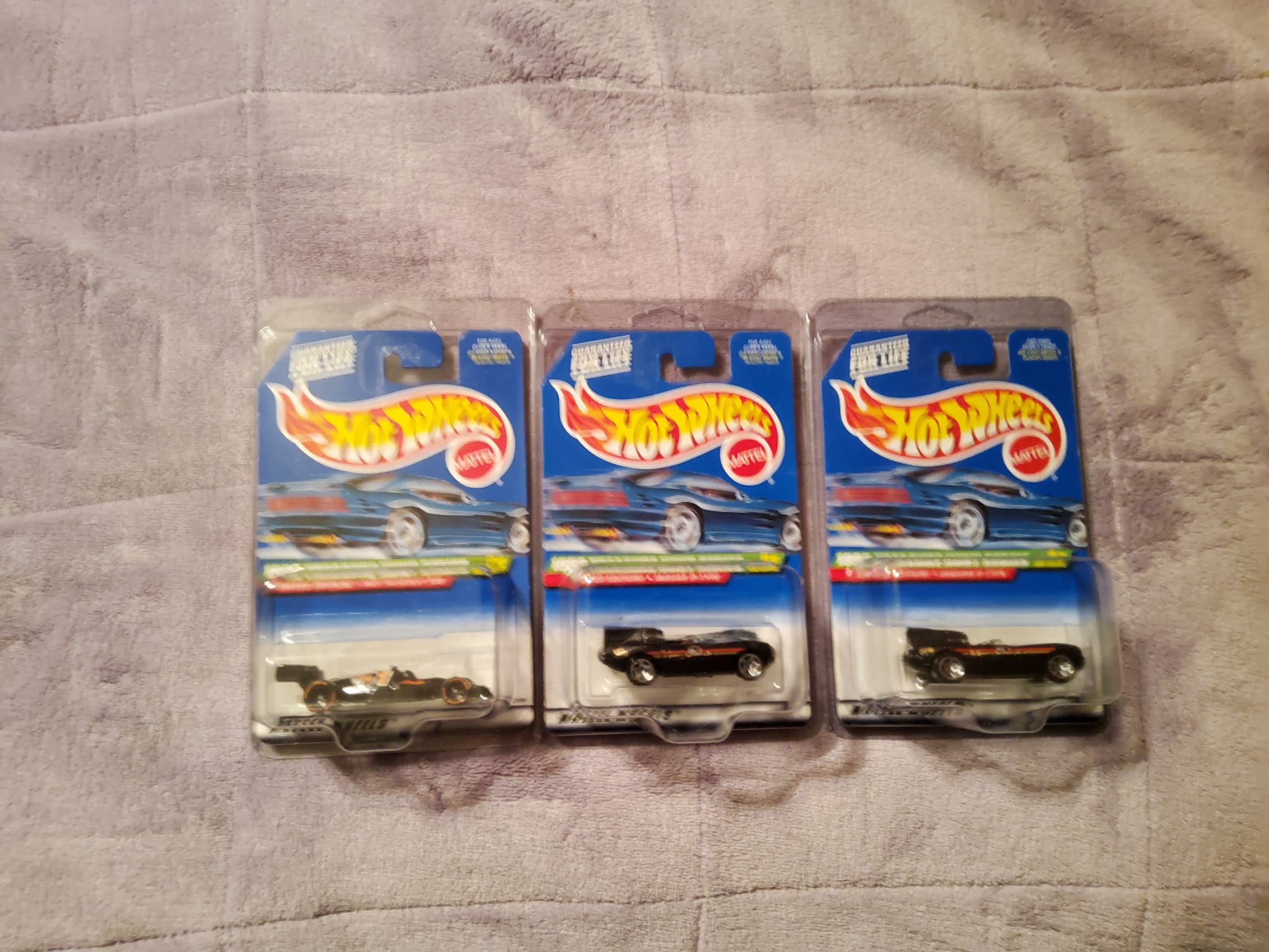 Here's a complete set of Treasure Hunt for 1998 with some extras .