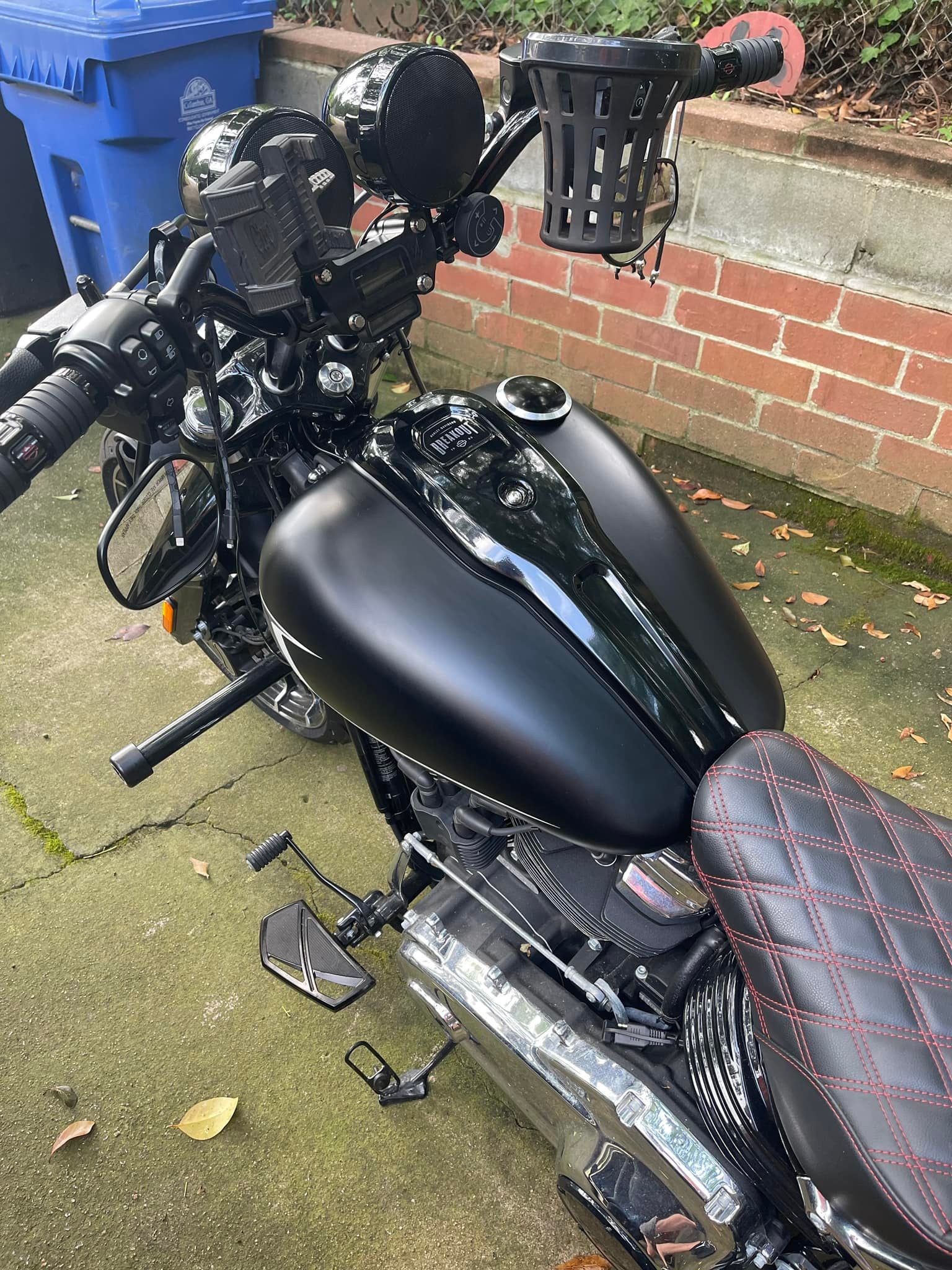 Aftermarket gas tank center consoles for 2014 Harley Davidson Breakout