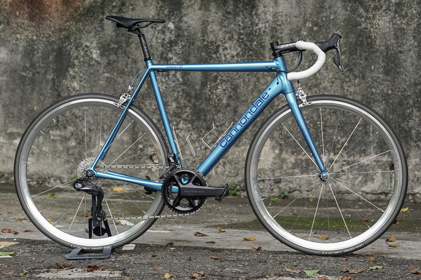 WASHING YOUR MONDAY BLUES AWAY! This CAAD12 underwent a paintwork 