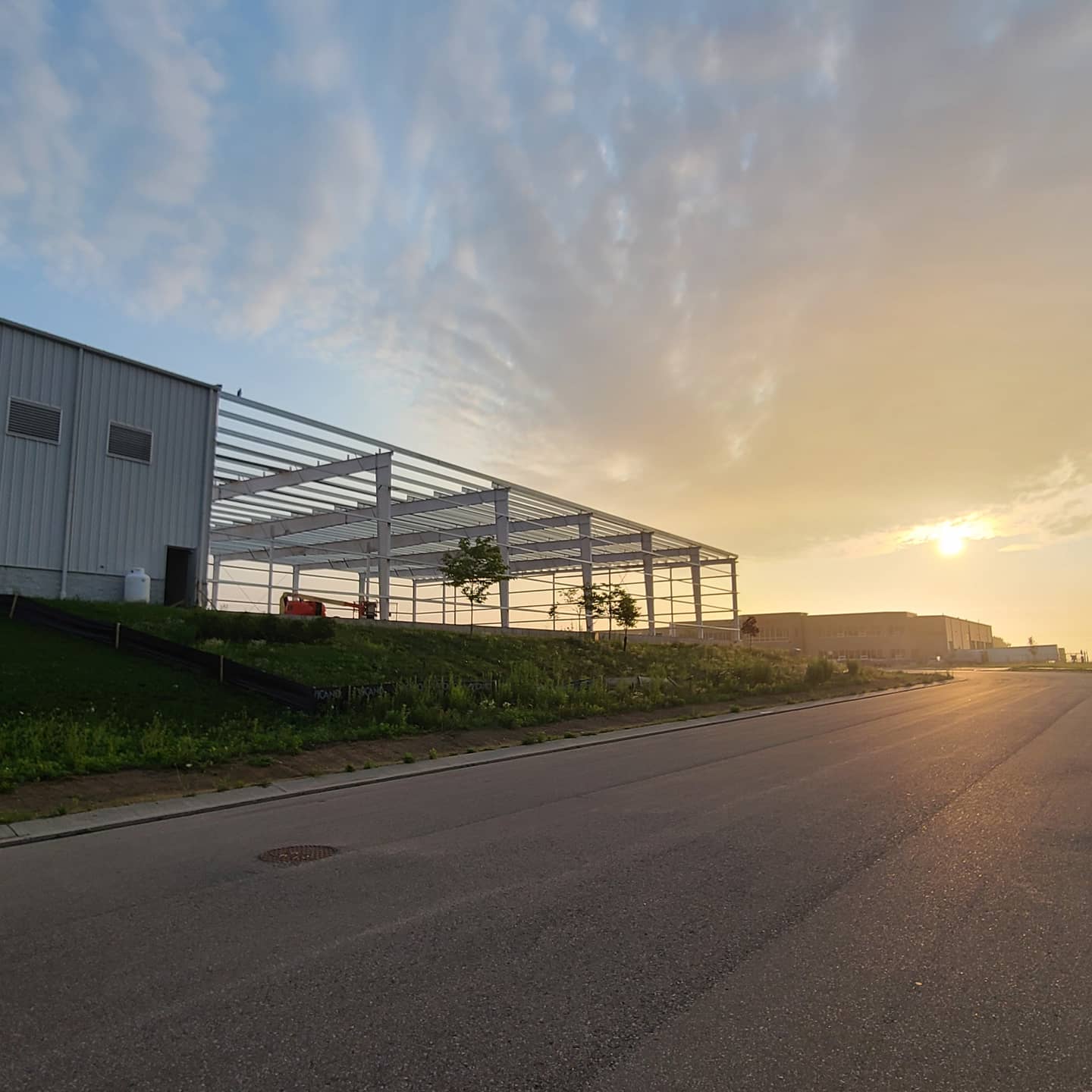 Calibre Metal Building Erectors - CMB Erectors | Brantford ON