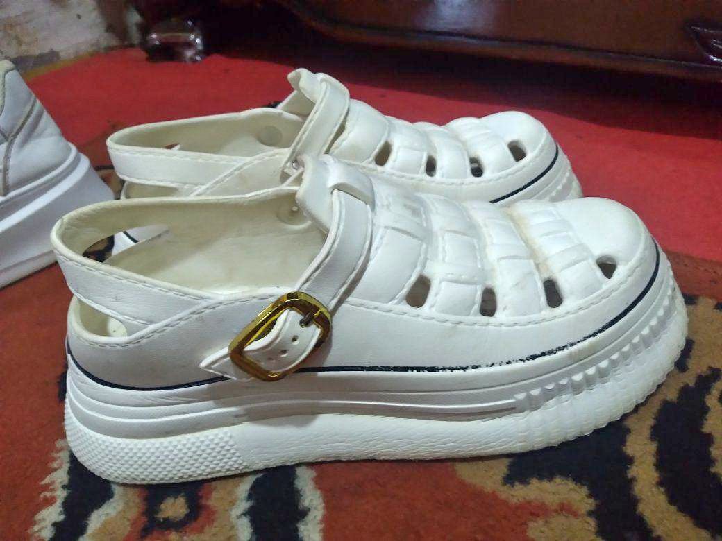 Jual sepatu baru, bekas sample ngonten dan live - Fashion Sneakers ...