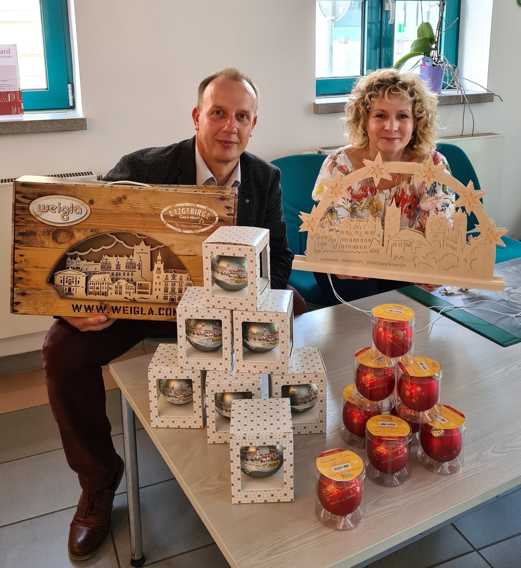 Mundgeblasene Weihnachtskugeln oder Schwibbögen mit Motiven aus Bernburg?