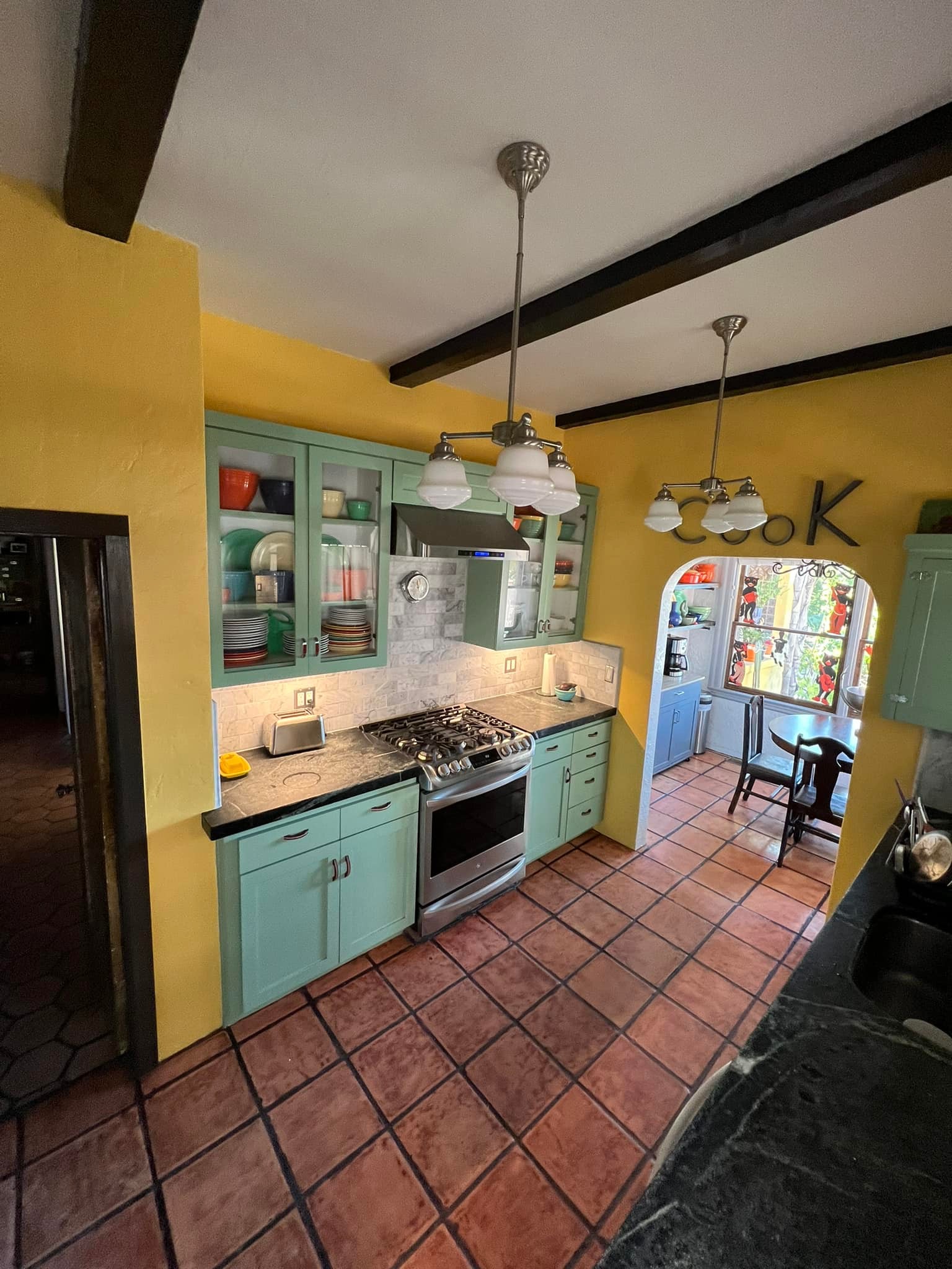 I am new to the group here's three photos of my 1920s kitchen