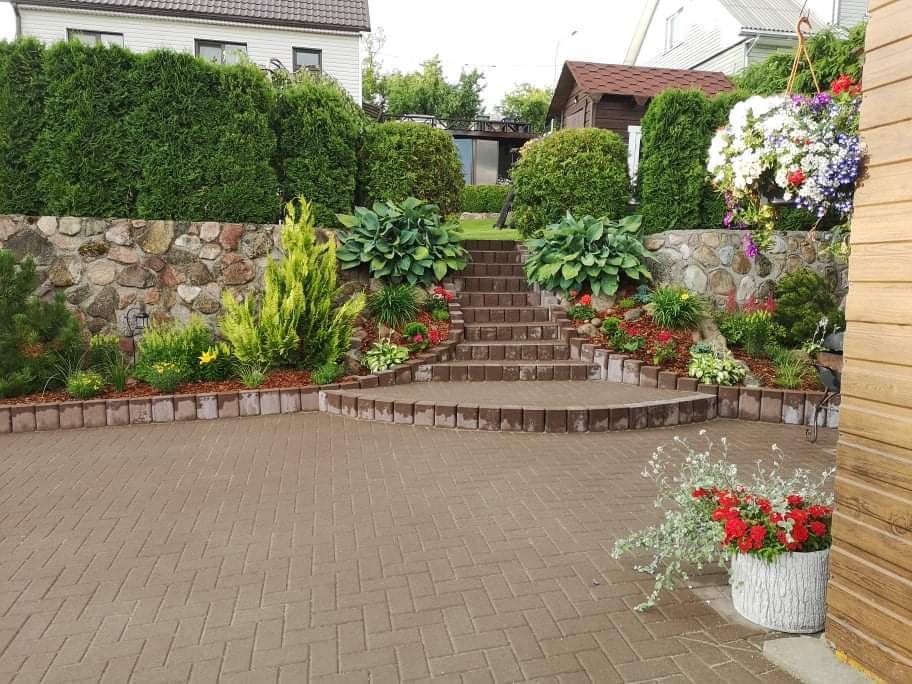 Latvian Paving Fences Gates on Reels