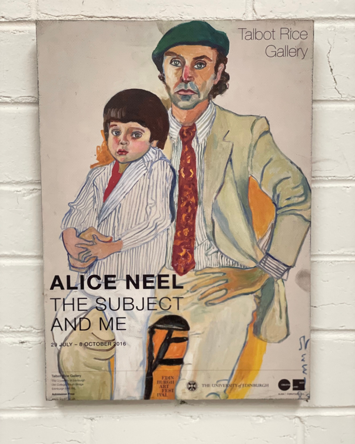 🏫 A striking portrait of the identical twin daughters of sculptor