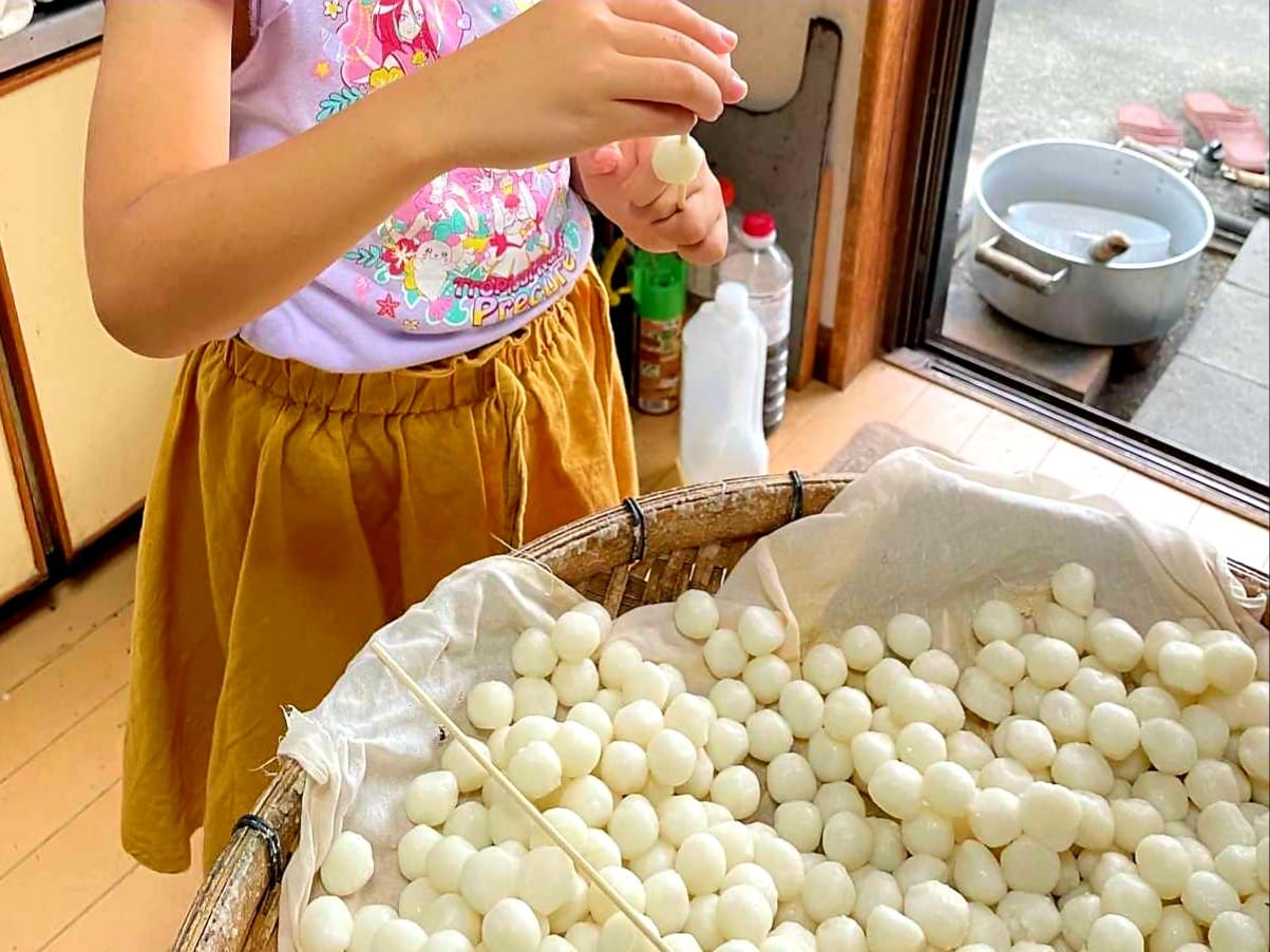 川内名物しんこだんご 「はなちゃんだんご」 - 夏休みに入り、親戚の女の子が、自分の食べる ｢しんこだんご｣は、自分で手作りしたい☆と ...