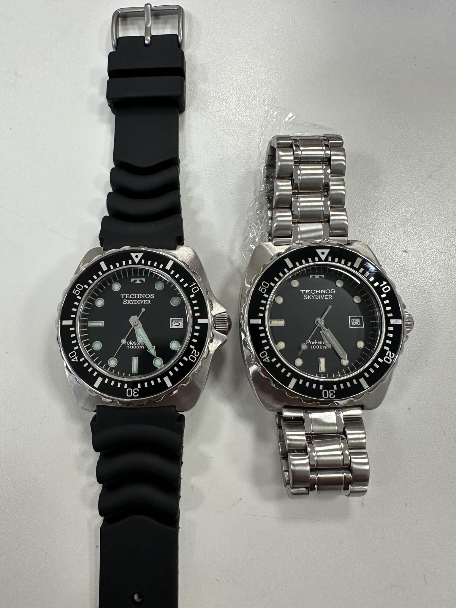 Technos Super Diver Grey Dial Swiss Made Ref : 15302 Size : 30mm 