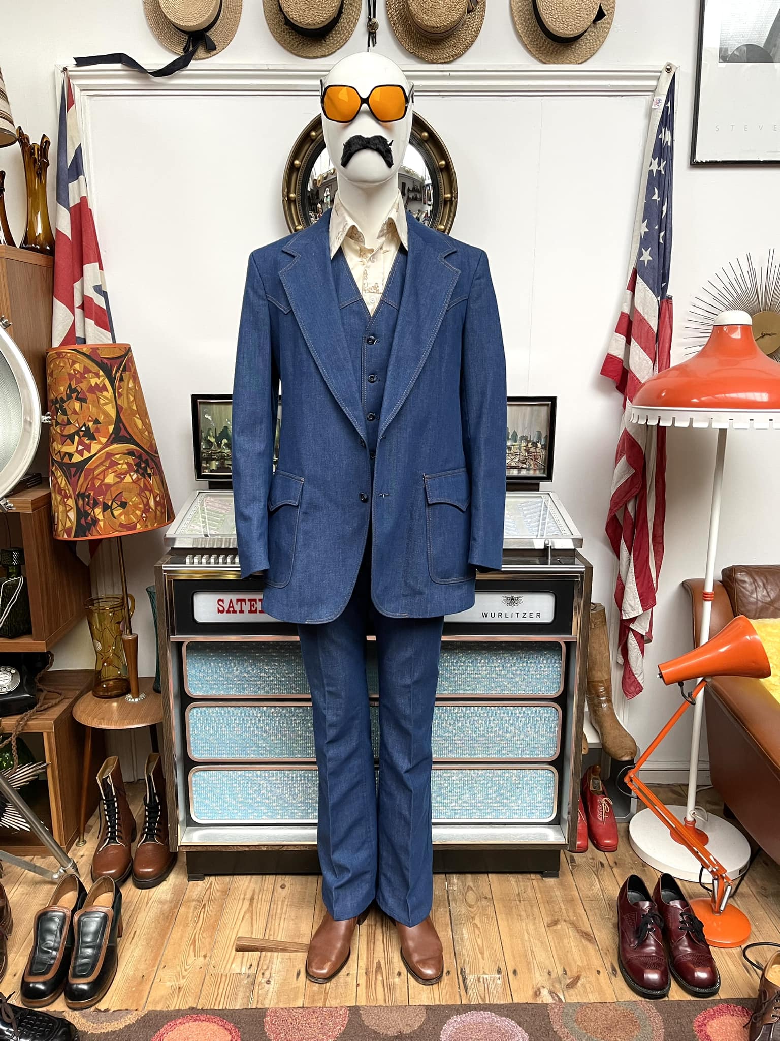Not much wear to this cracking Vintage 70s Lee denim 3 piece suit 