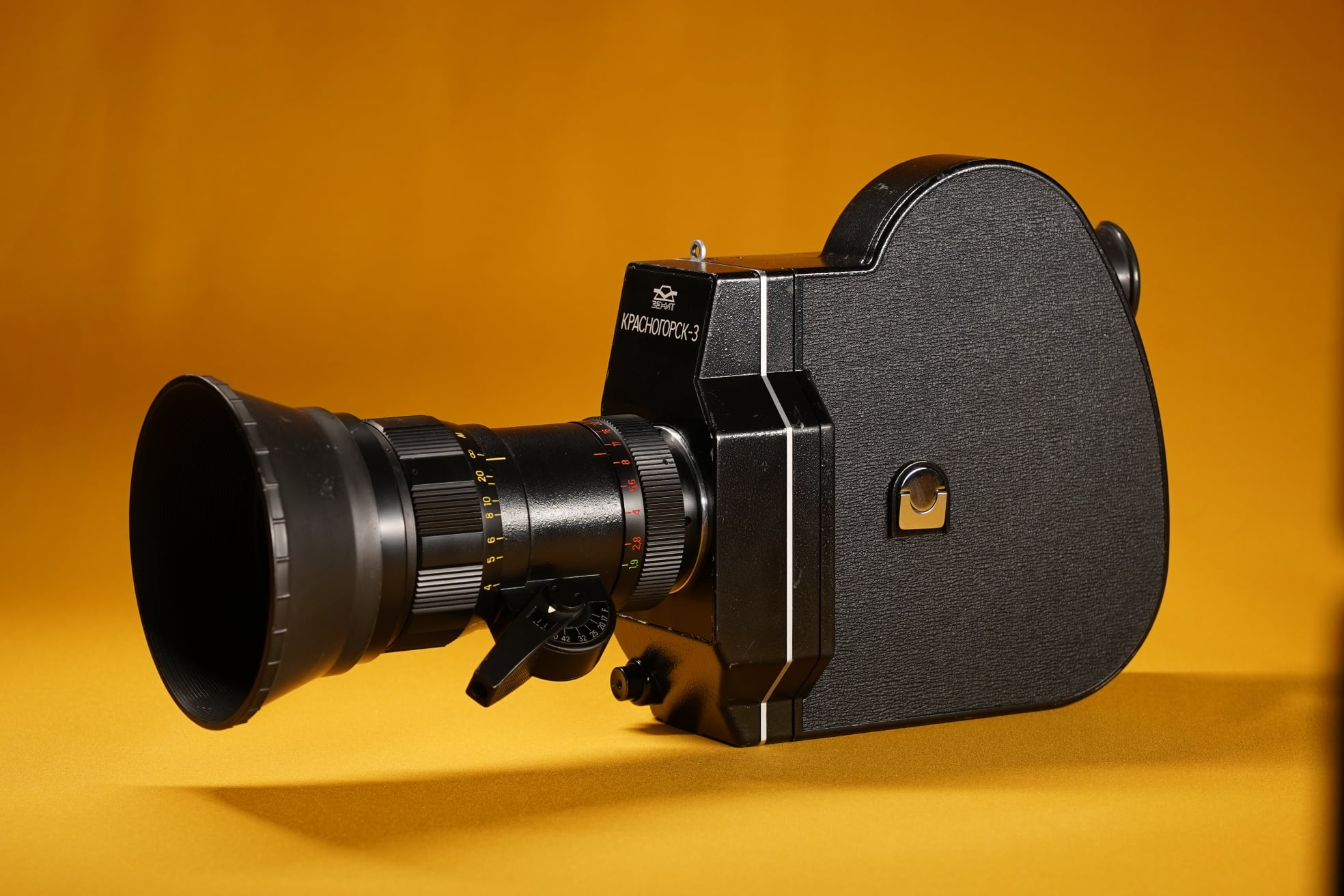 Meteor 17-69mm f1.9 lens for Krasnogorsk-3 16mm film camera