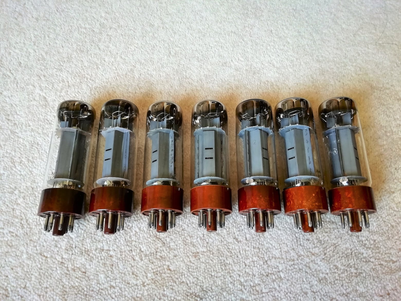 Tube électronique EL82 PHILIPS BLACKBURN NOS (New Old Stock) - Getter 30° Ring - France