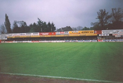 Bob Vintage Supporter De Football - Germinal Ekeren - Belgique - Pièce Rare