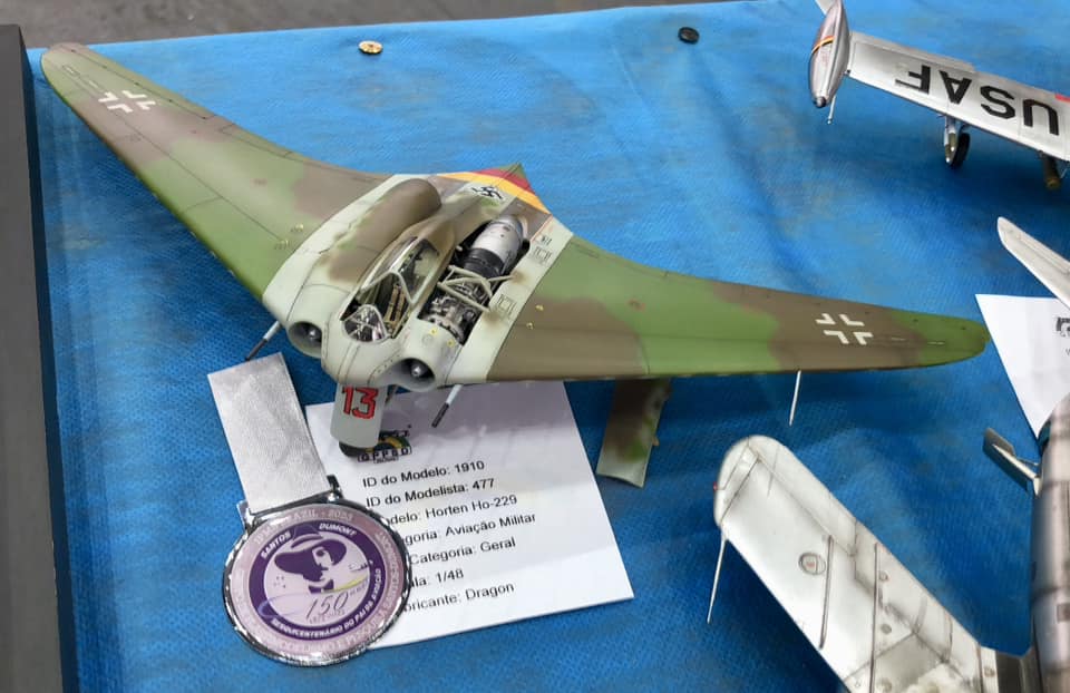 Dragon 1/48 Ho229A-1 Horten Flying Wing build