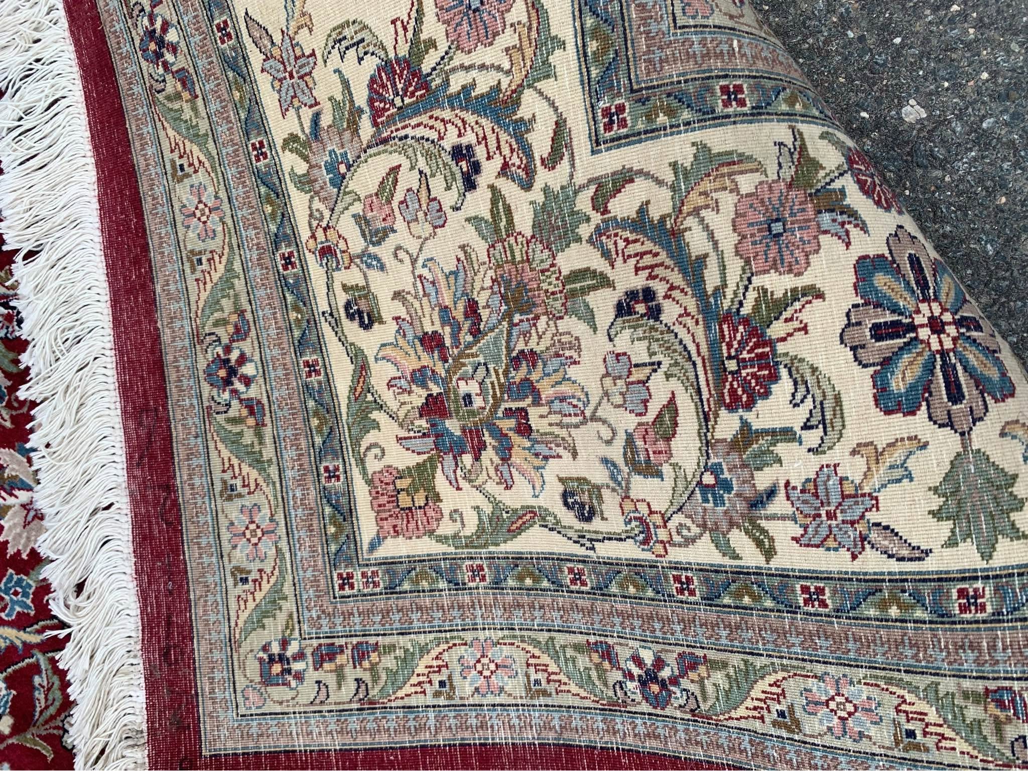 beautiful area rug in like new condition 13’7” x 10’3” - Area Rugs ...