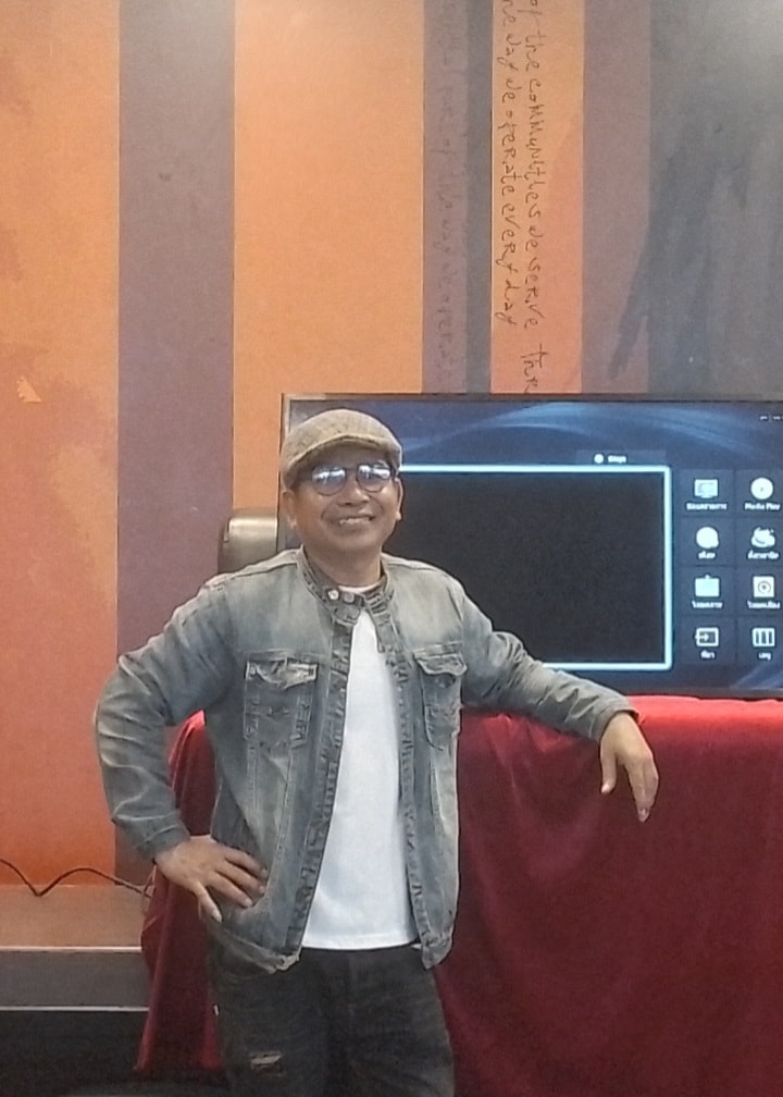 อนพ เกษรบัว