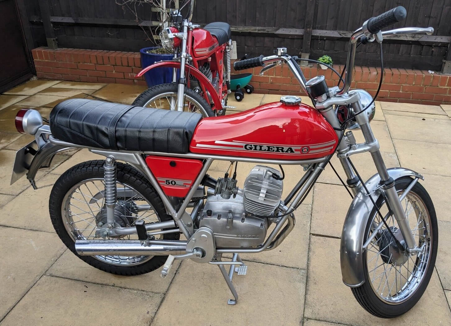 Modellino Gilera CB1 50 Cc 1977-89 In Scala 1:18 – Atlas Rosso – Moto D'epoca - Foto 2