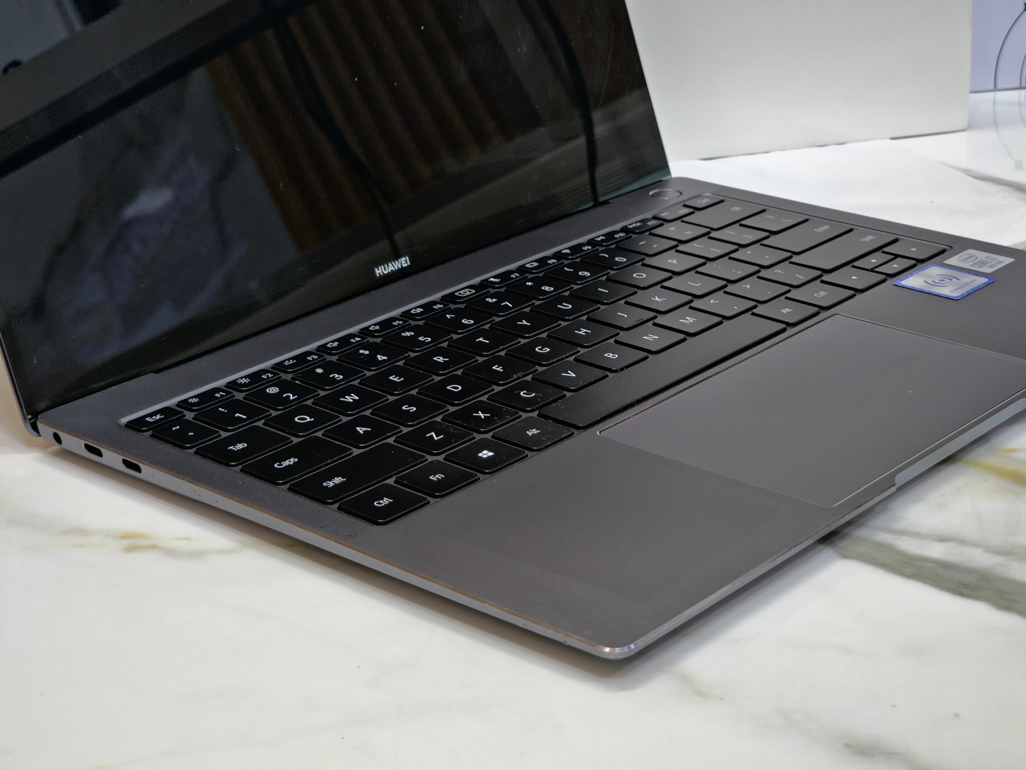 Huawei MateBook X Pro MACHC-WAE9B 13.9 inch Touchscreen i7 10510U 