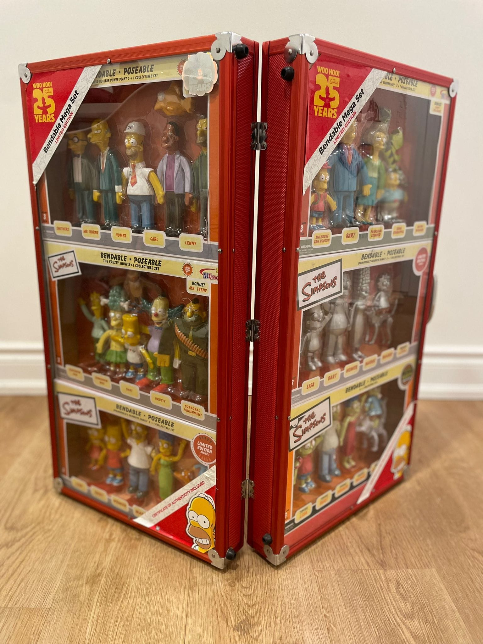 Simpsons 25th Anniversary Mega Bendable Set for collectors