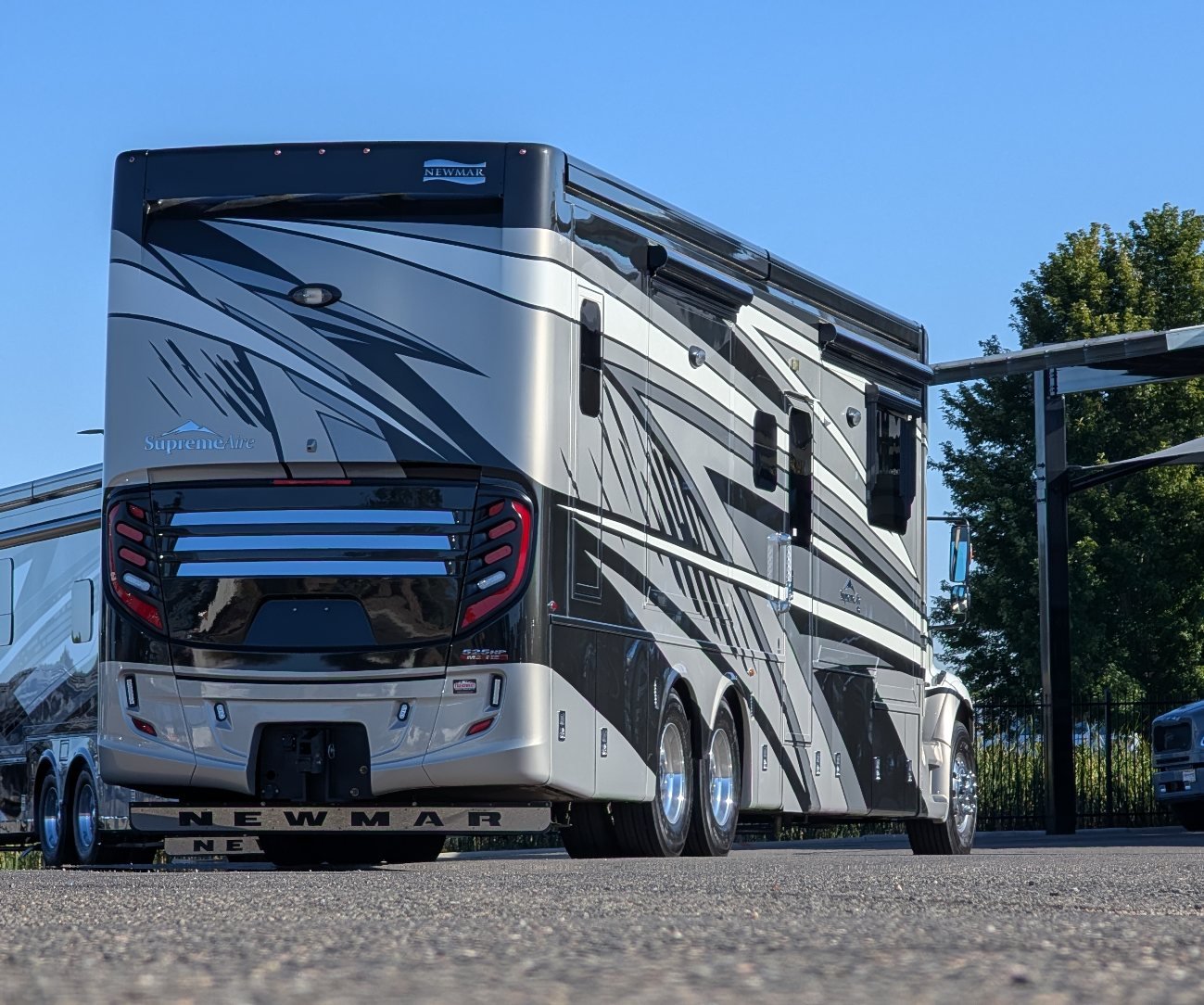 Rving - Some incredible Super C, Class A diesel and Prevost inventory ...