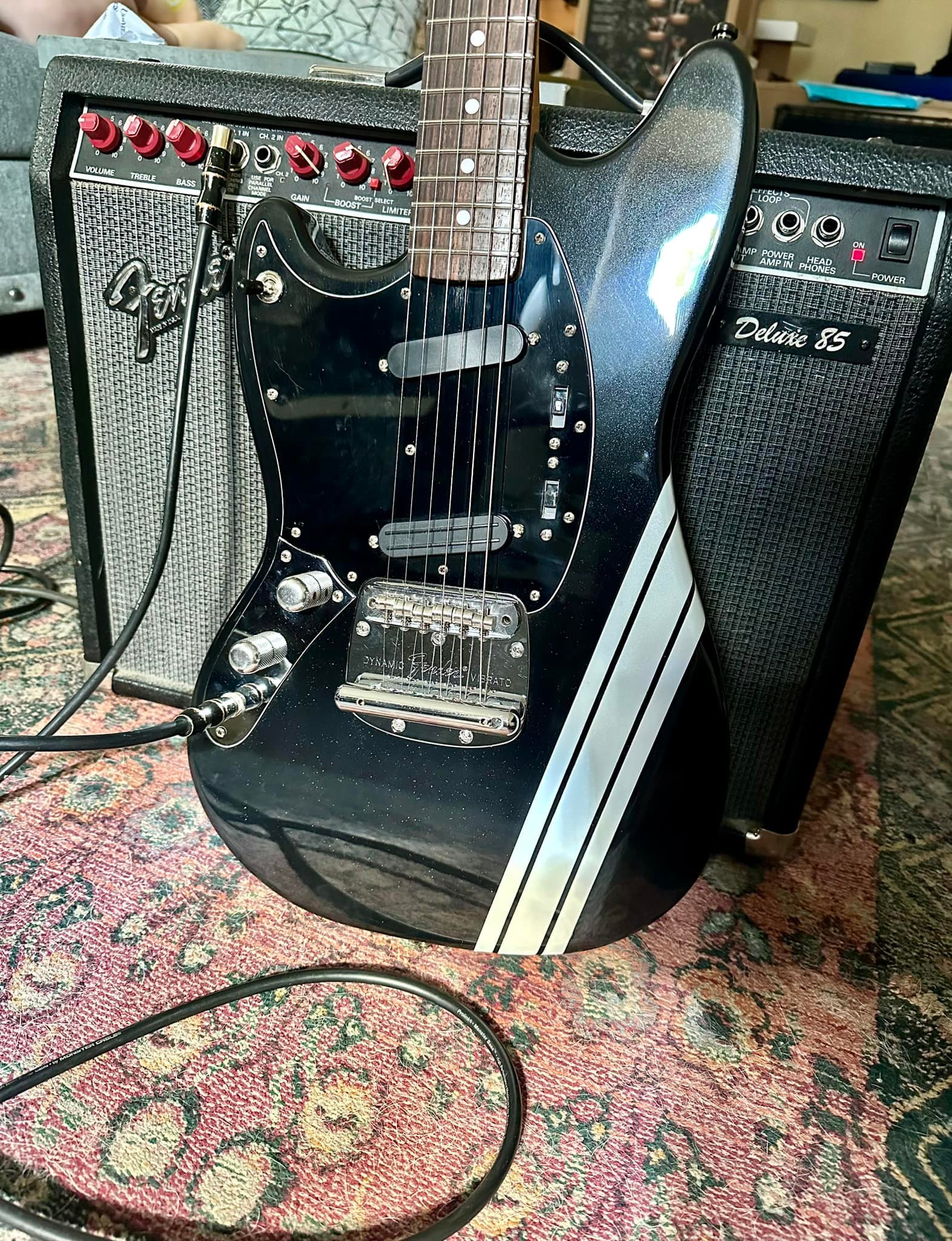 NEW GEAR DAY!! Here's a 1994-1995 Fender Made in Japan Mustang