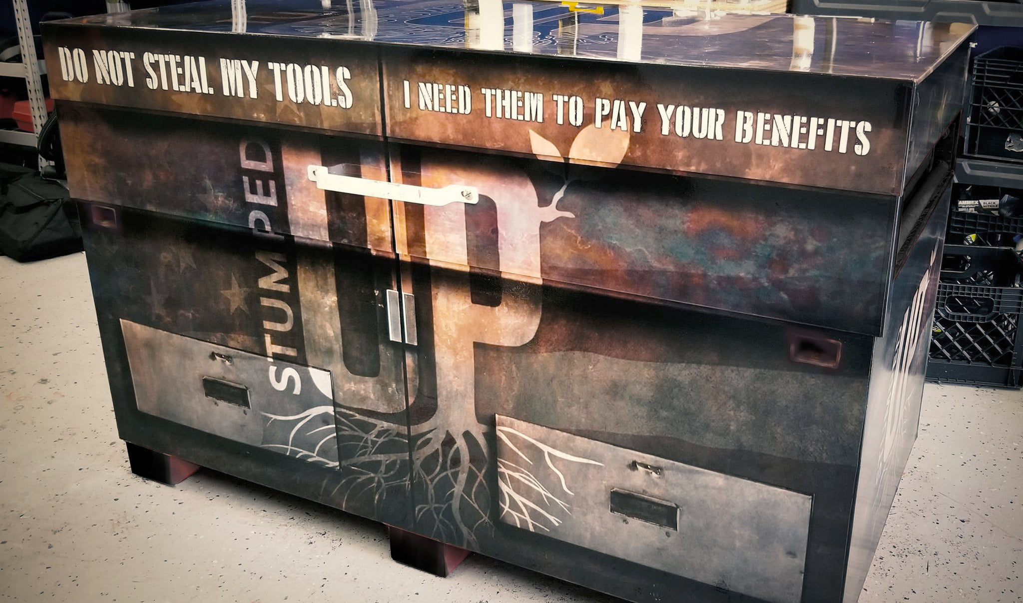 SignsMania - A custom toolbox design and wrapped for our...