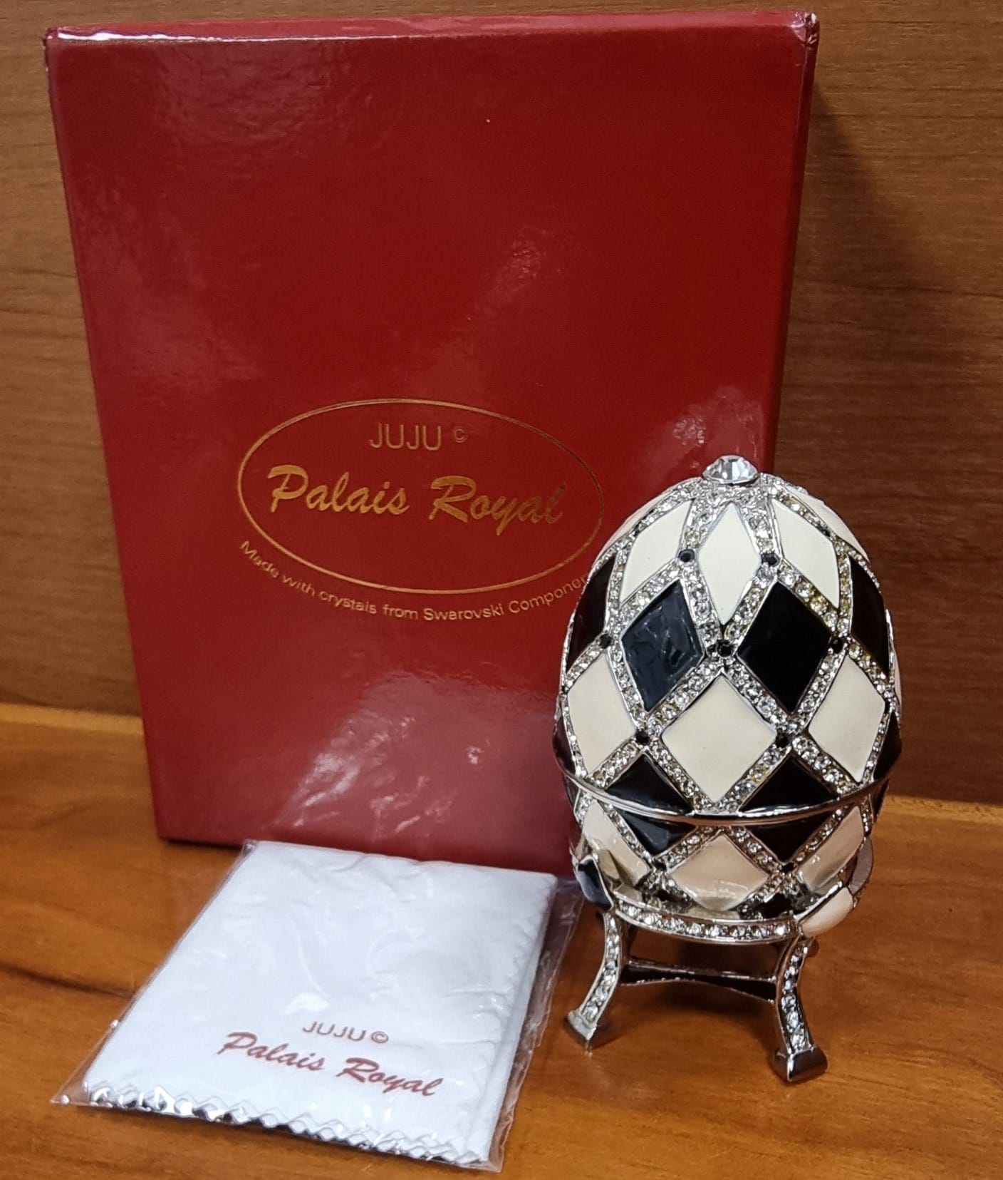JUJU Palais Royal Egg Made with crystals from Swarovski components