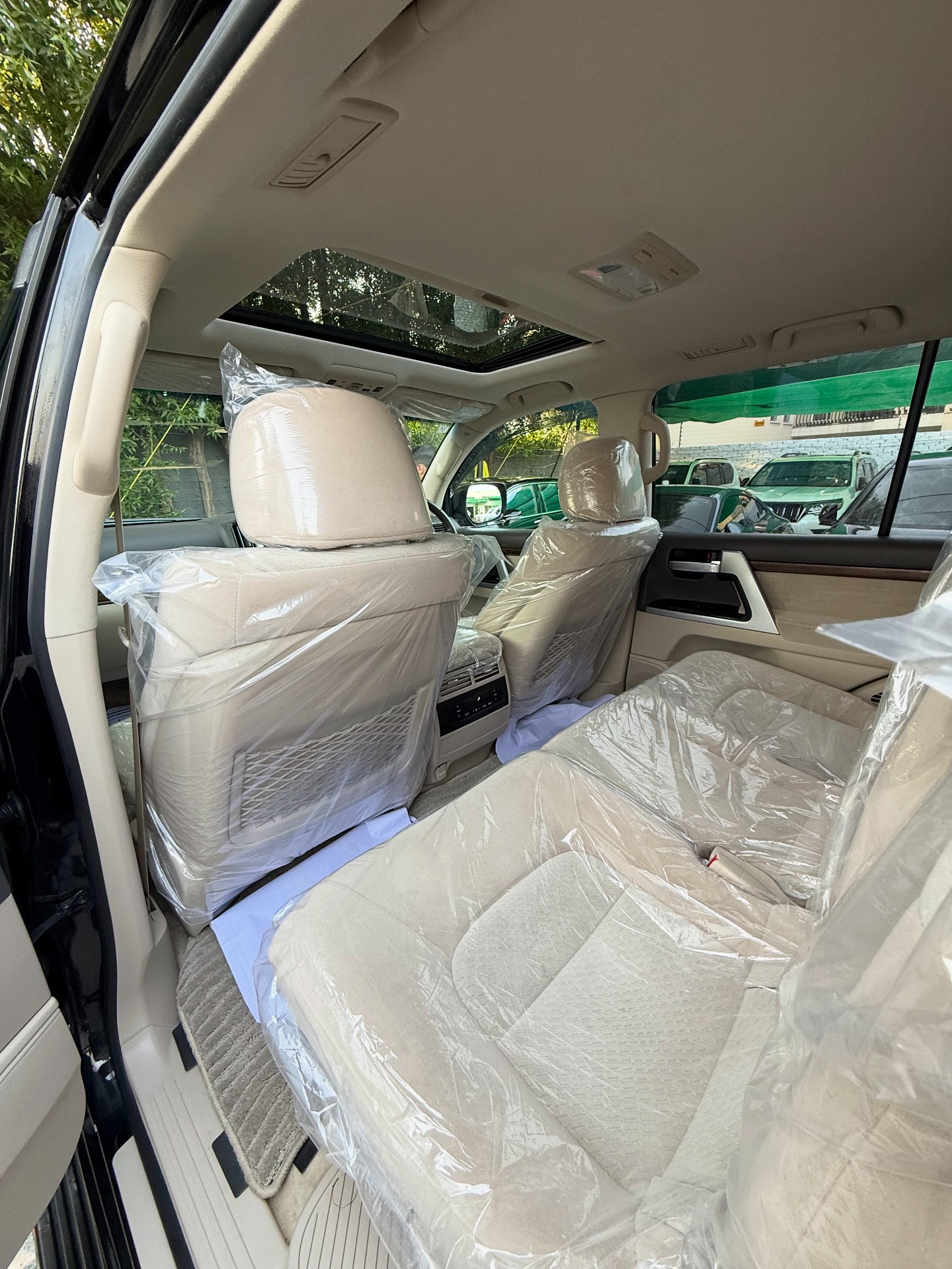 Land Cruiser Variant: AX Model: 2021 Mileage: 55000 kms