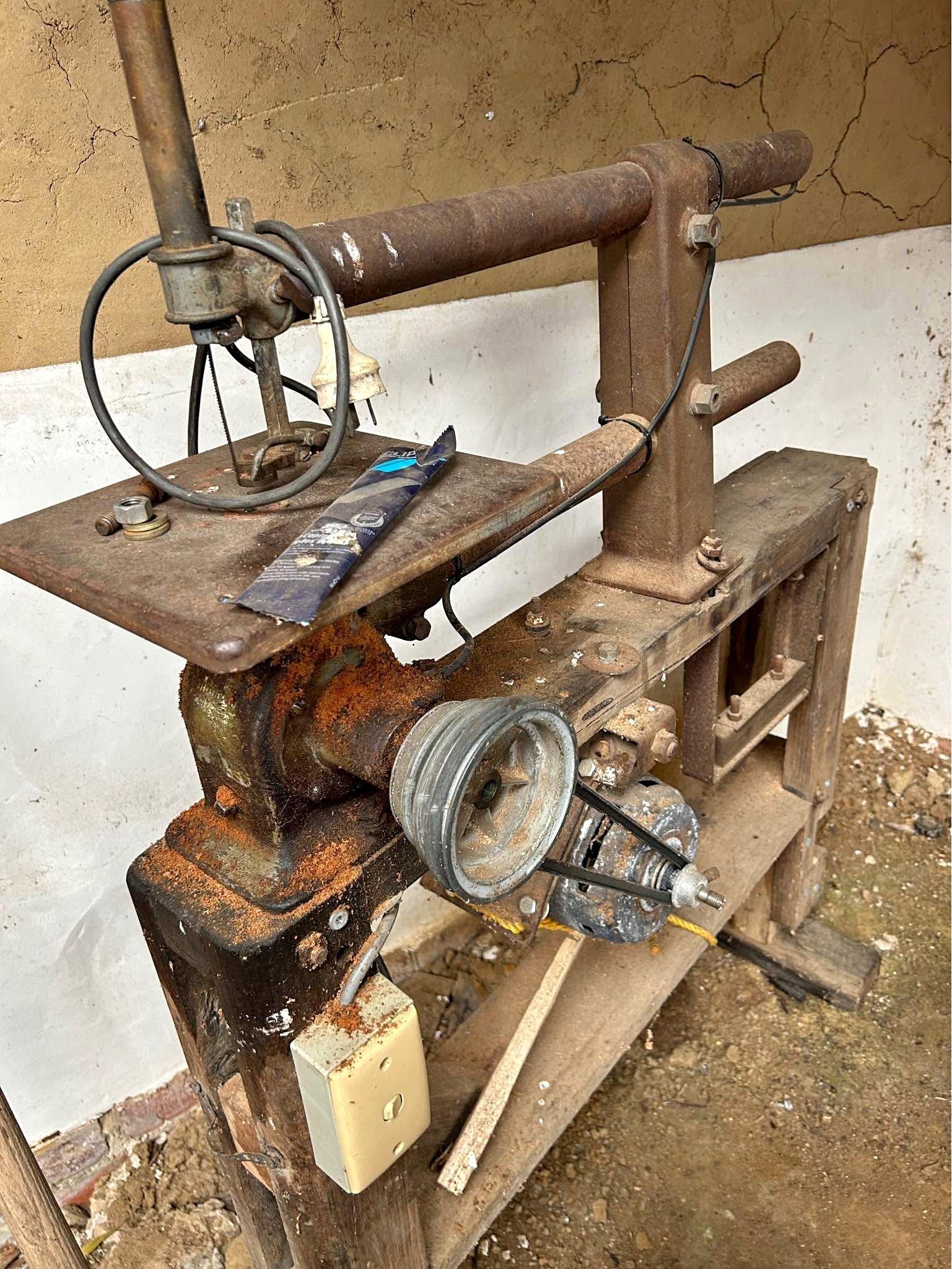 Fret saw machine old - Saws & Blades - Kinglake Central, Victoria ...