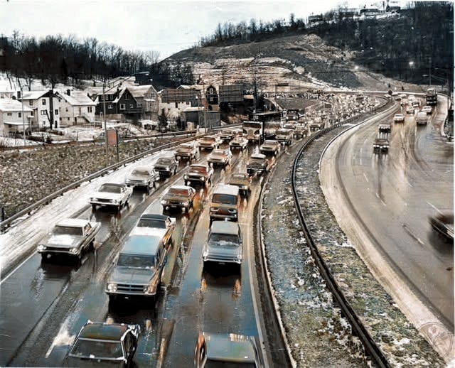 パラグアイ共和国1968–1975年300Guaranies Death hill on I-75 in Covington, Kentucky
