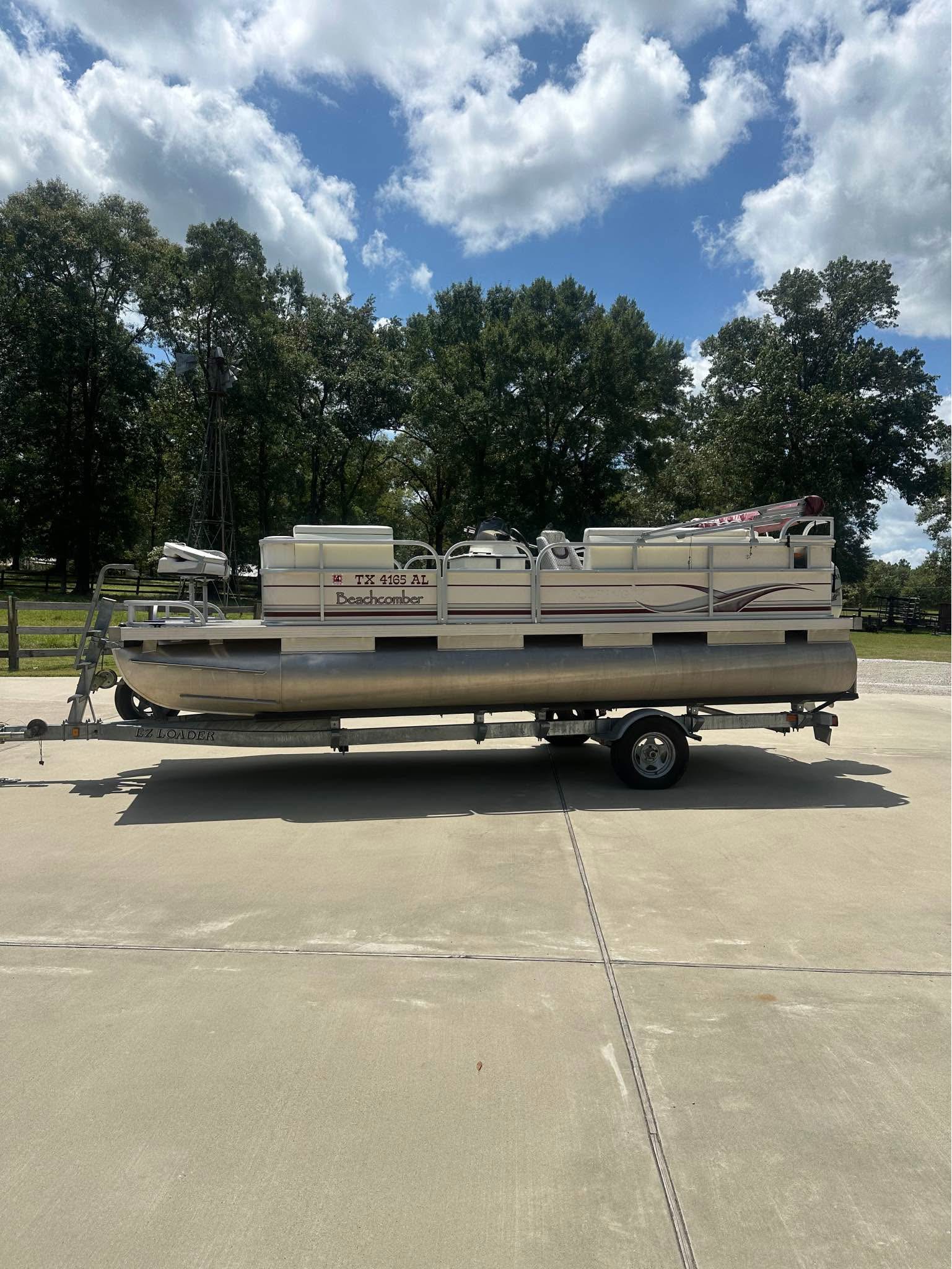 22ft Beachcomber Pontoon Boat ( Crappie Machine) - Powerboats ...