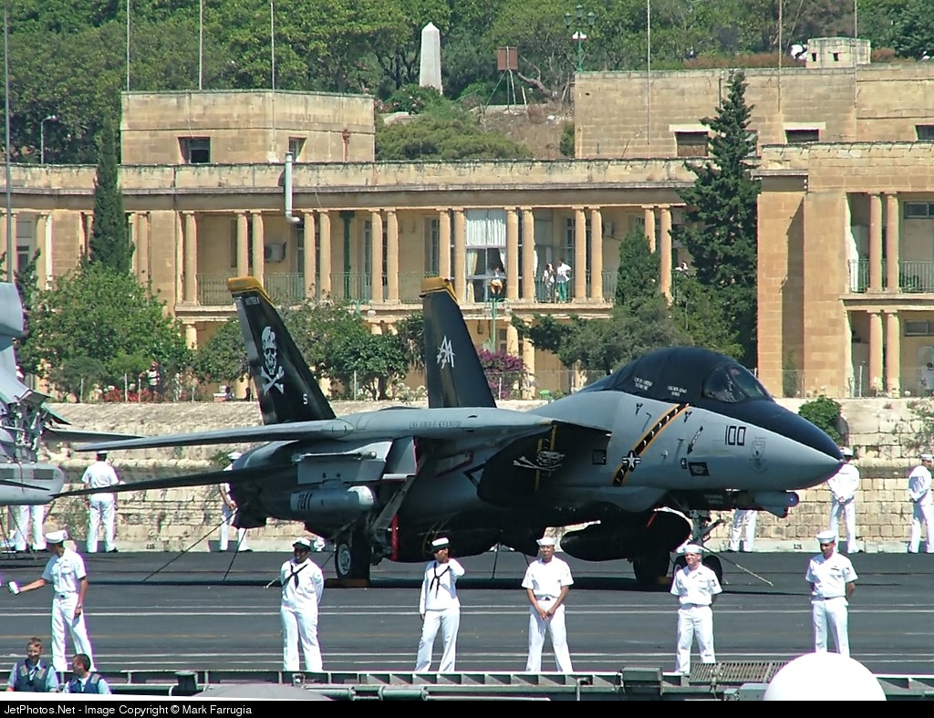 F-14B 162918 VF-103 Jun 26, 2004 Malta Int'l Here seen on the deck
