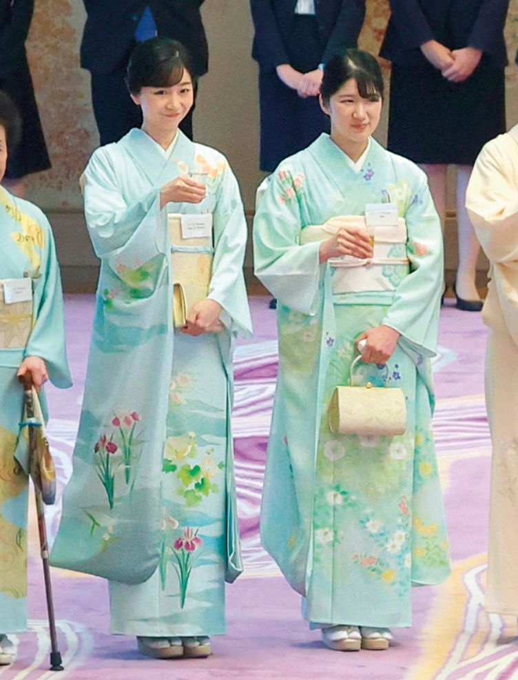 Beauty - Princess Aiko (left) and Princess Kako (right) of the