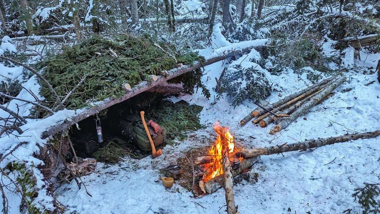 Rak - Survival Shelter - Winter Bushcraft Camping in Snow, Campfire ...
