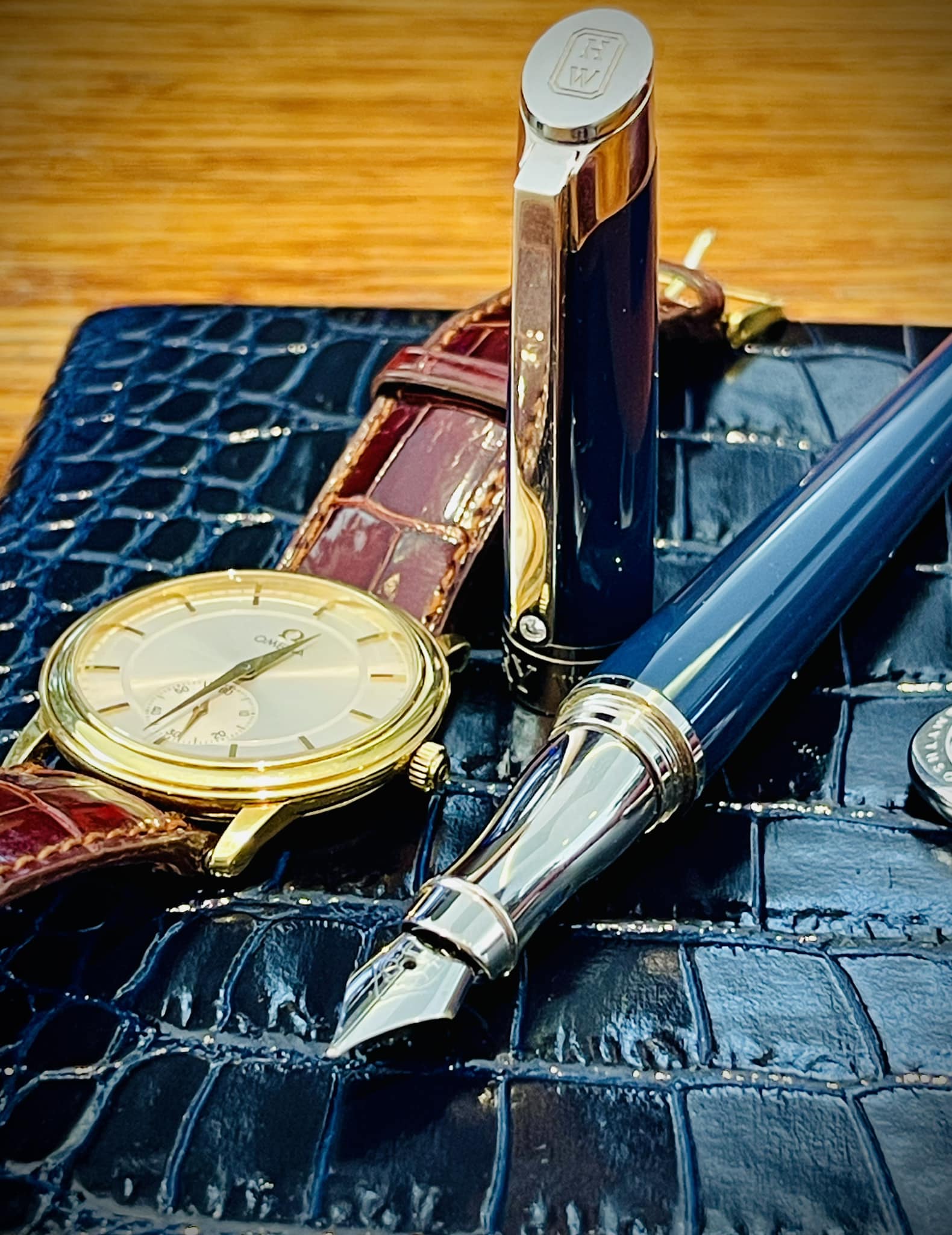 Today team: Harry Winston fountain pen M nib 18k gold with a