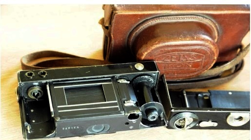 3D printed half case with strap for Zeiss Ikon Contina 1A camera