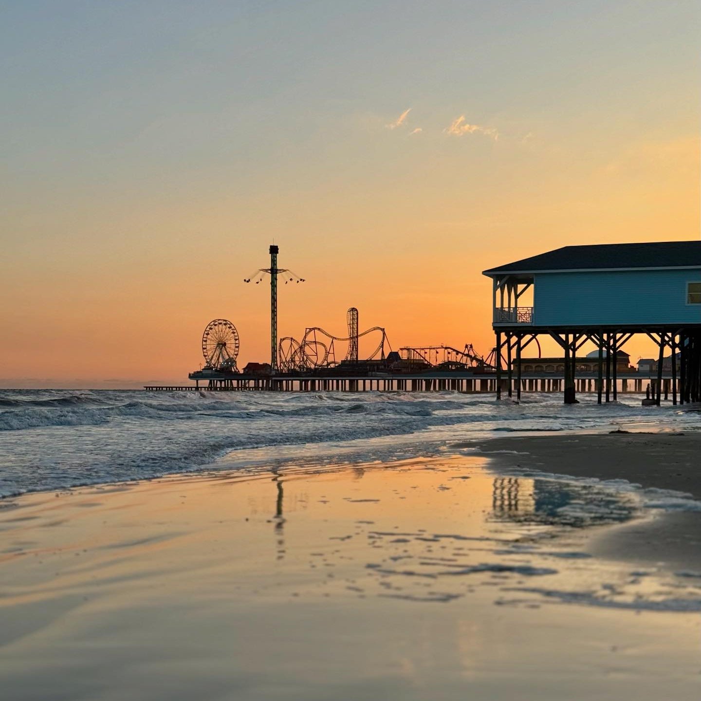 RoamGalveston - Happy New Year’s Eve Galveston!!! 🎆 We... | Facebook